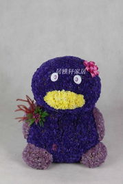 花偶企鵝與勿忘我干花 融合創(chuàng)意與真情的禮品花卉新選擇